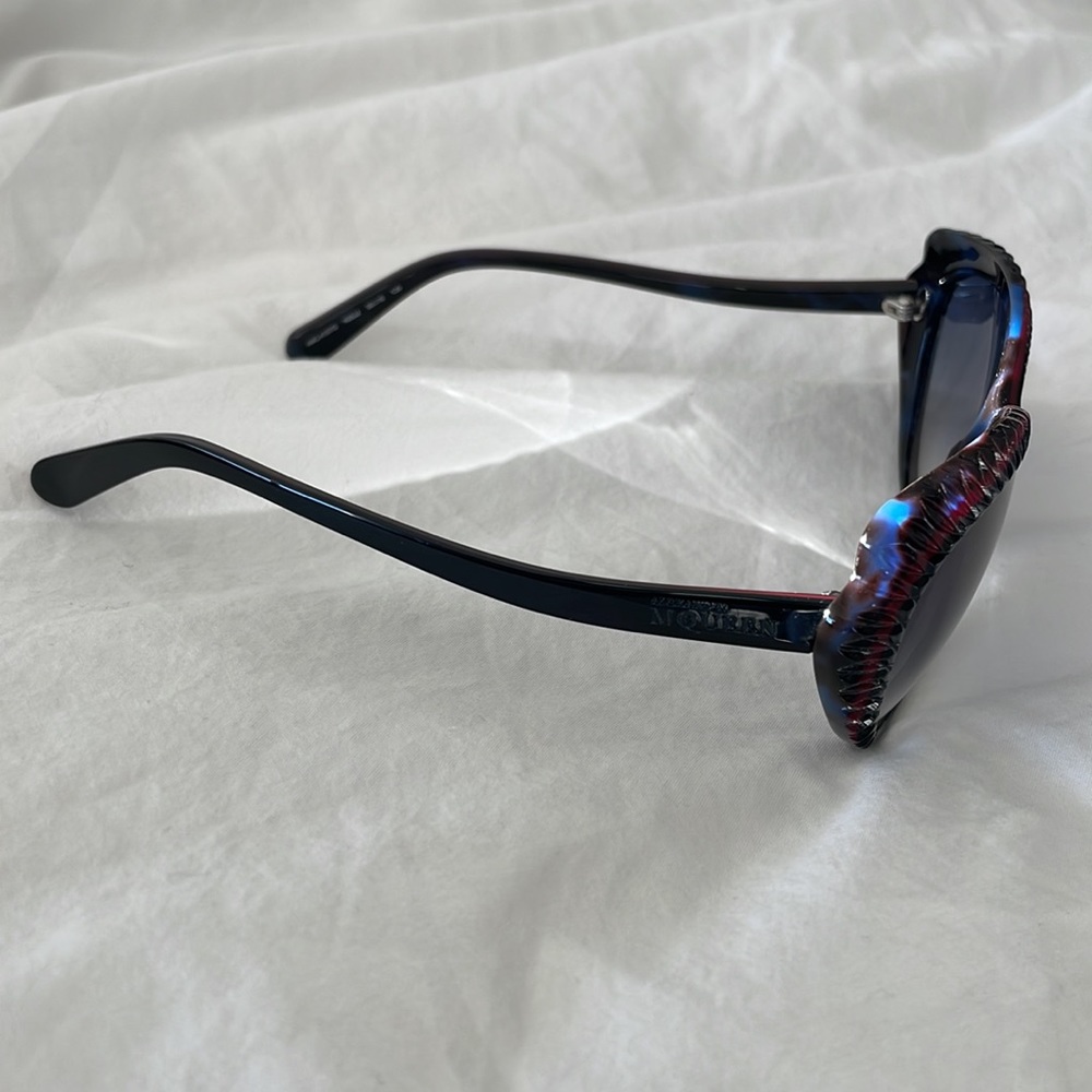 Alexander McQueen Cateye Butterfly Wing Blue and Burgundy Sunglasses with Case - Picture 12 of 15